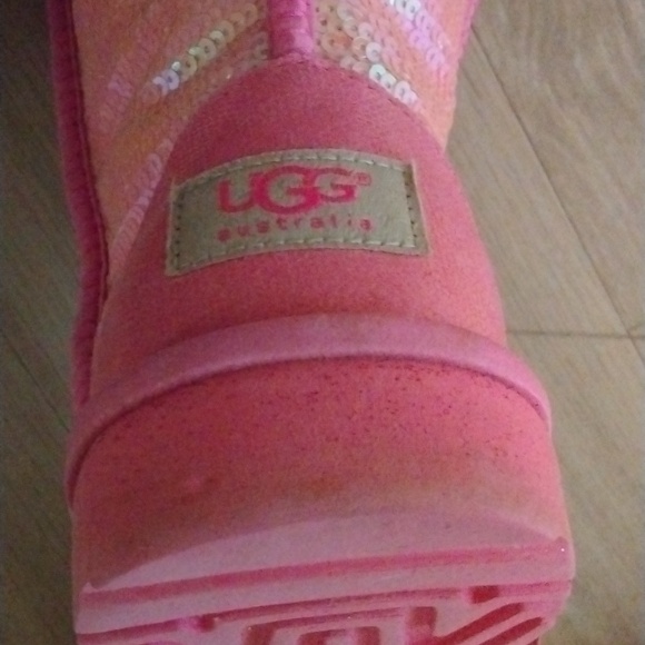 UGG- Sequin Pink Medium Boot Size 8 - Picture 6 of 9